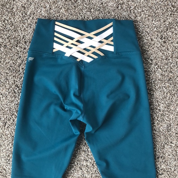 💚💙Fabletics leggings!💙💚 - Picture 4 of 10